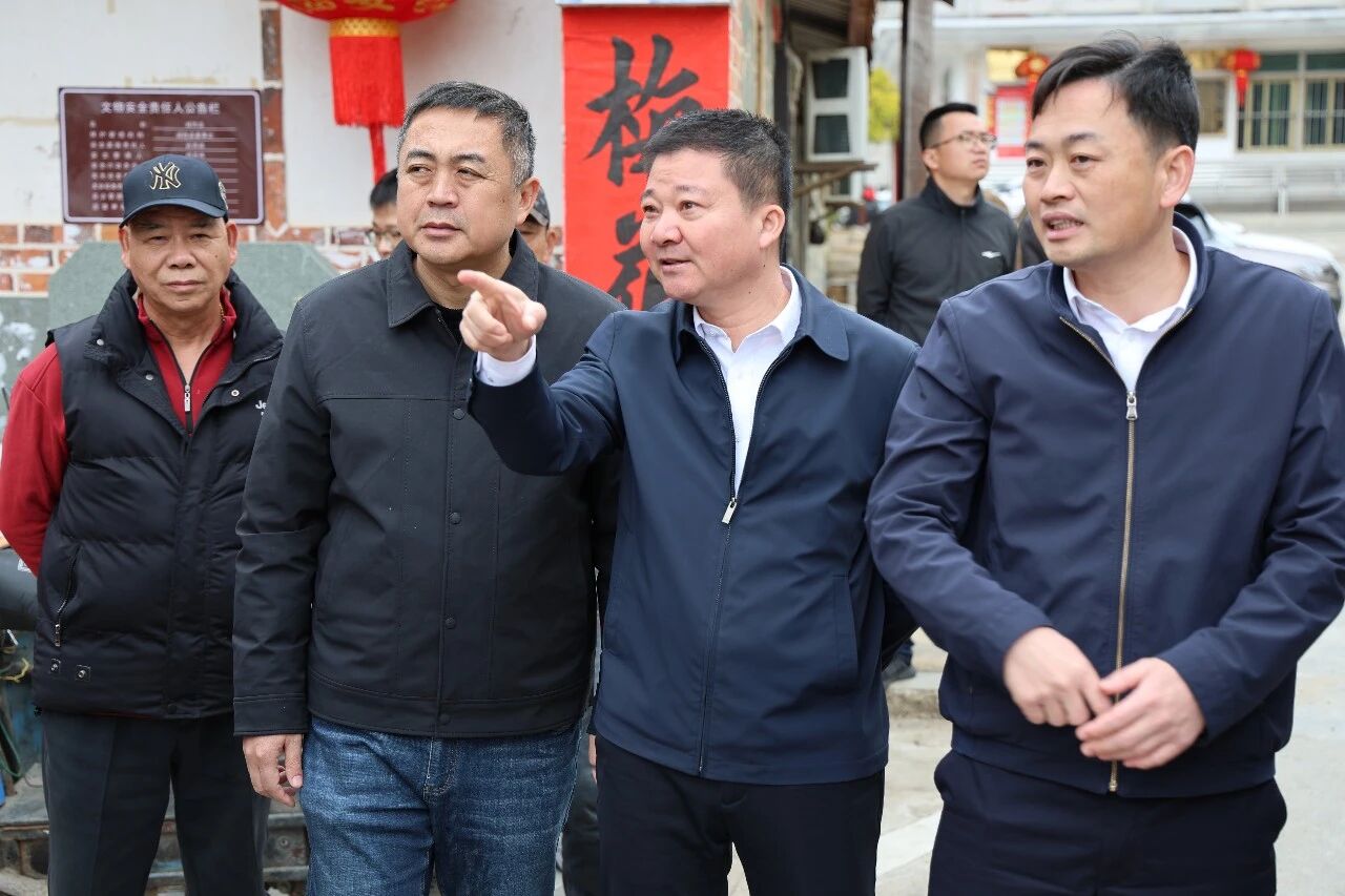 湄洲管委会主要领导督导烟花爆竹安全生产及民俗活动安保工作