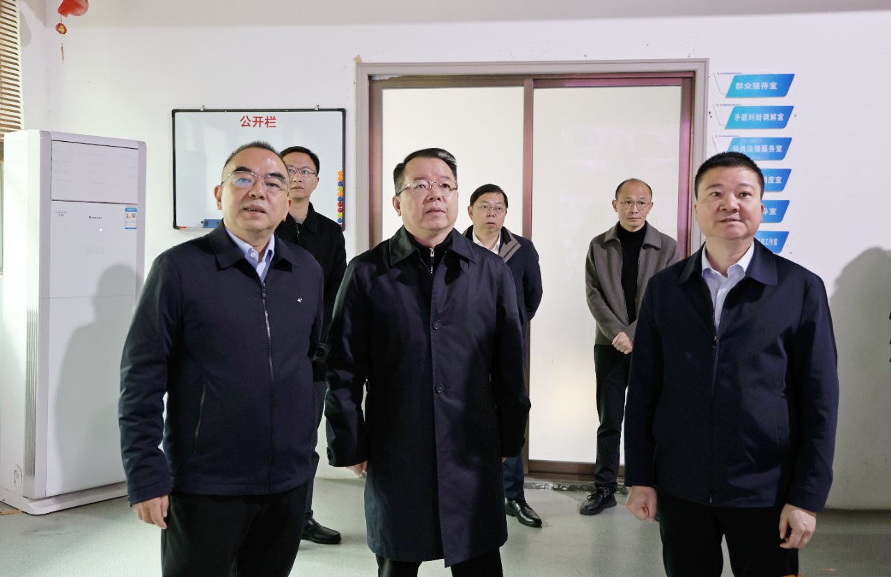 省海洋与渔业局党组书记、局长颜志煌来湄洲调研妈祖海洋防灾减灾观测示范站建设工作